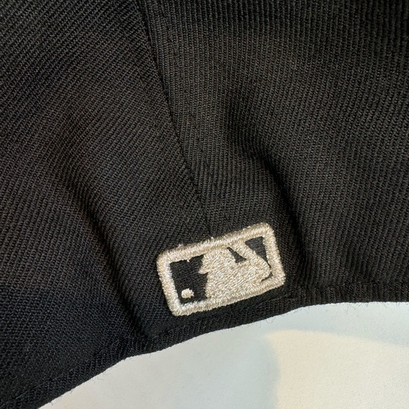 2008 Rare New Era Swarovski Crystal blue Jay Hat - Picture 7 of 11